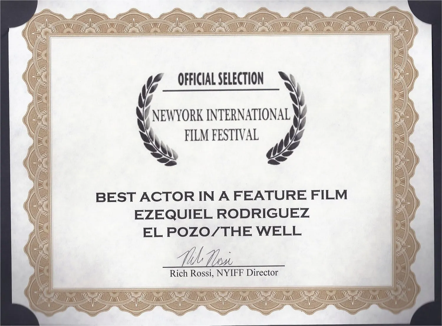 Certificado: Mejor actor: Ezequiel Rodríguez